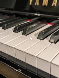 中古ピアノ　YAMAHA（ヤマハ）UX30Bl　鍵盤