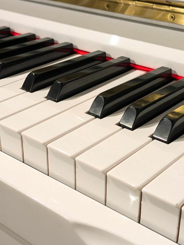 中古ピアノ　MARCHEN（メルヘン）MS350　鍵盤