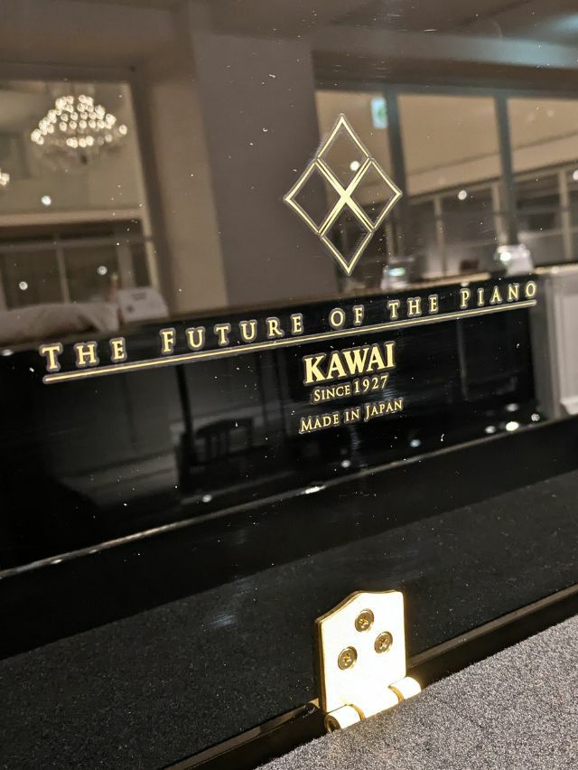 KAWAI（カワイ） C580FRG 中古ピアノ 2023年製 エレガントな装い