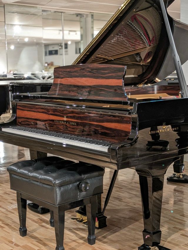 中古スタインウェイ (STEINWAY＆SONS）B211　BLACK　MACCASSAR　本体