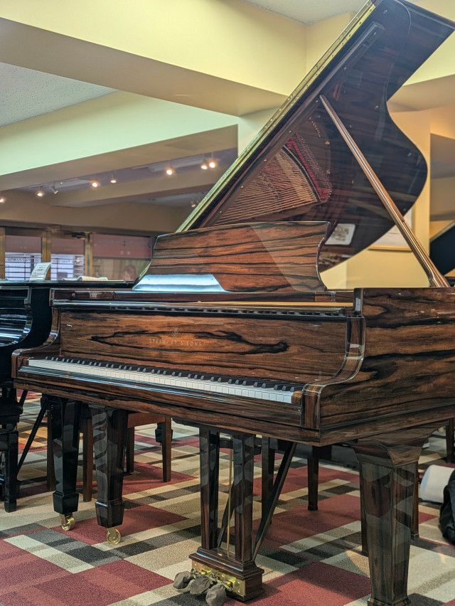 中古スタインウェイ (STEINWAY＆SONS）O180　Maccas　本体