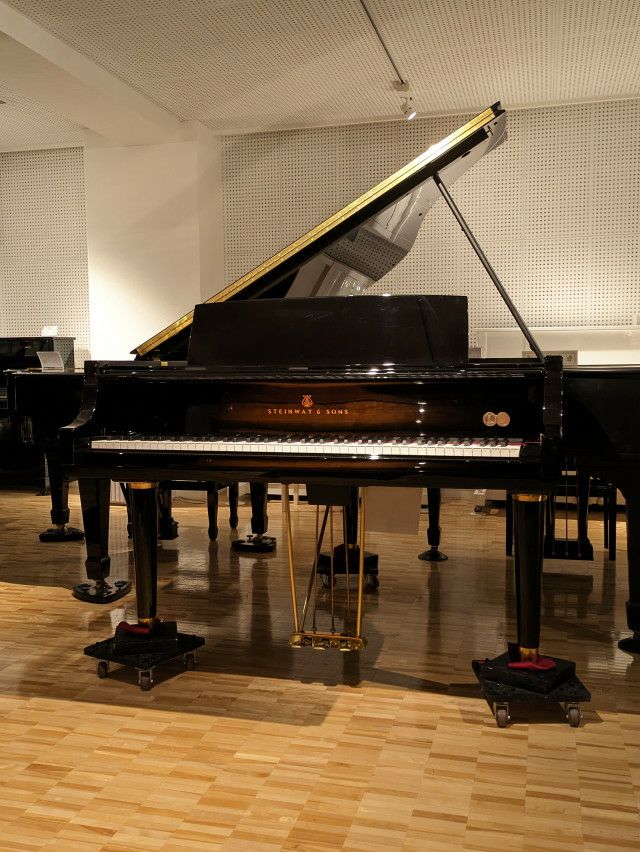 中古スタインウェイ (STEINWAY＆SONS）M170　本体