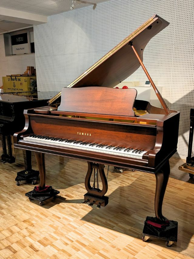 グランドピアノ YAMAHA G2レイモンドモデル 茶色 木目