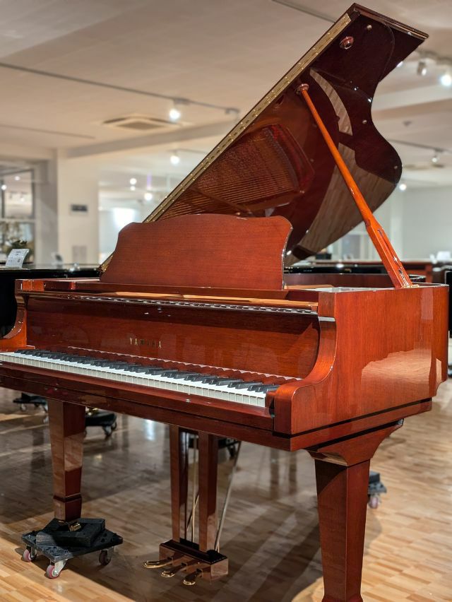 YAMAHA（ヤマハ） C3LWn 中古グランドピアノ 人気No.1モデルの木目 