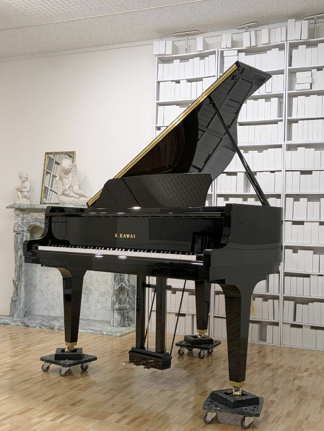 KAWAI(カワイ) GL10 中古グランドピアノ 4畳半に設置可能な小型 
