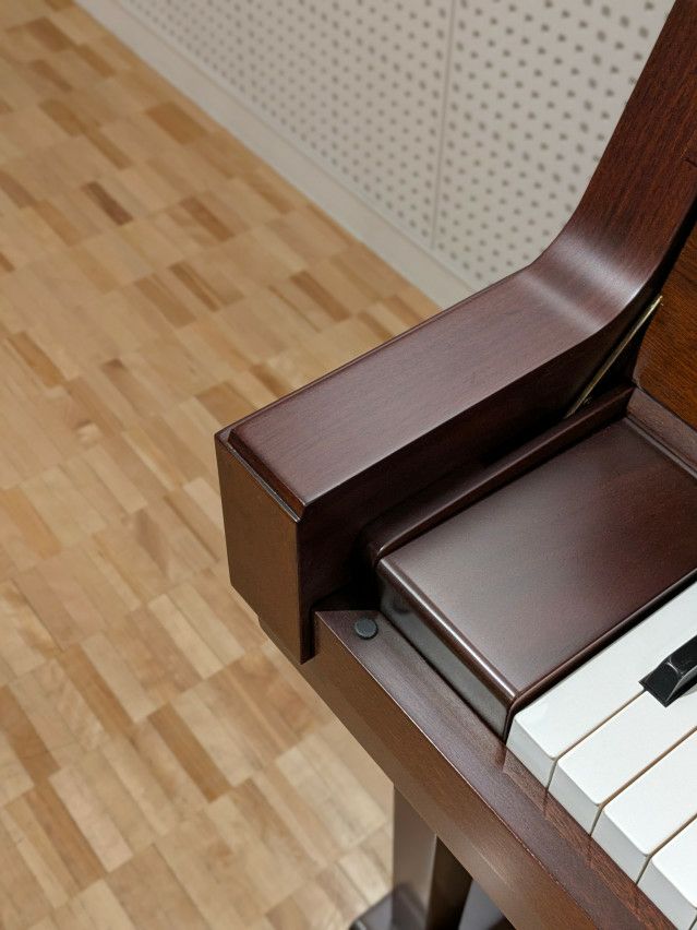 YAMAHA(ヤマハ) W102 中古ピアノ 安らぎを与える落ち着いた褐色