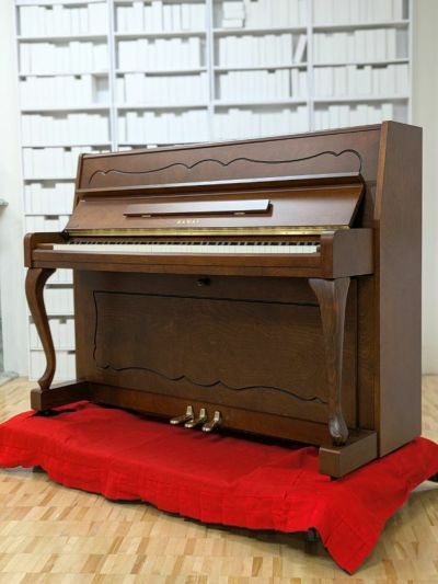 KAWAI(カワイ) C113SRG 中古ピアノ 森の静寂に癒されるかのような木目のぬくもりと優しい音。