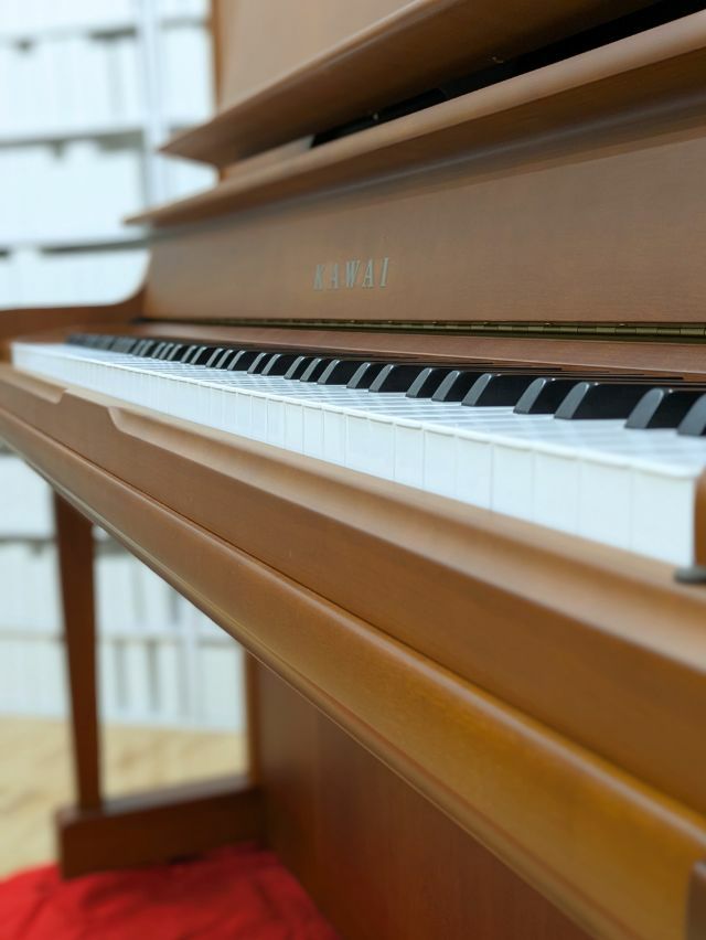 KAWAI　アップライトピアノ　Si16 Rosina　ロジーナ KAWAI(カワイ) Si16Rosina 中古ピアノ 小型・木目ピアノをお探し