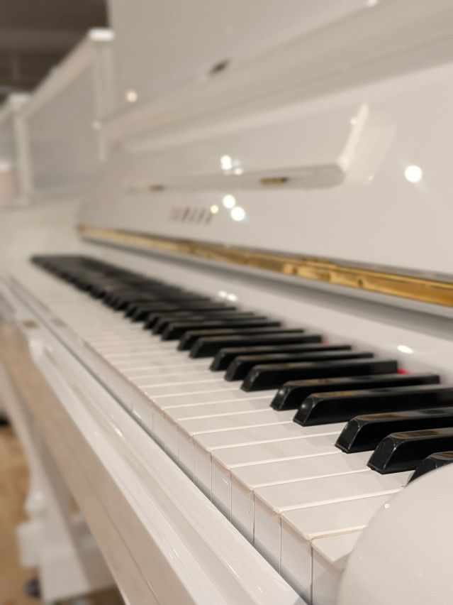 YAMAHA U1Hアップライトピアノ　ホワイト 世界最大級のピアノ販売モール グランドギャラリー｜中古ピアノ