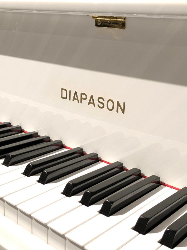 DIAPASON(ディアパソン) 210E 中古グランドピアノ 美しいホワイト
