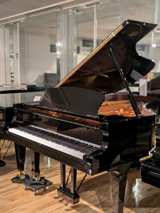 ♪セール♪グランドピアノ【カワイ R-1】販売 KAWAI（カワイ） R1 中古グランドピアノ SKシリーズと同様に原器工程で