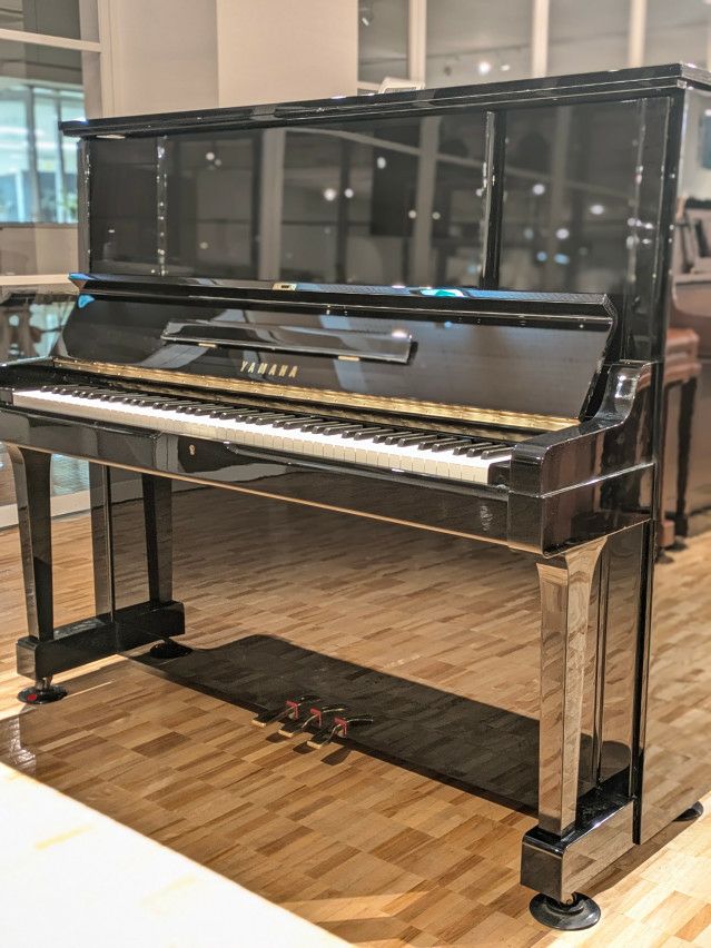 KAWAI（カワイ） C580FRG 中古ピアノ 2023年製 エレガントな装いに高い